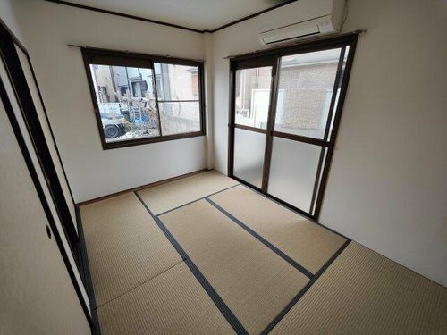 コスモハイツ内本の居間