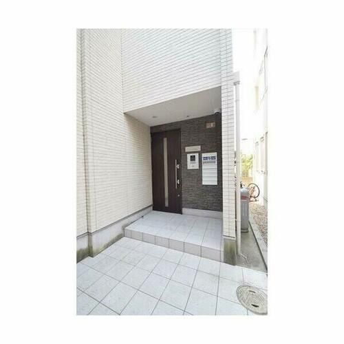サンプレミオ十番町の玄関