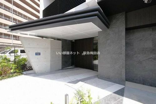 バウスフラッツ新大阪の玄関