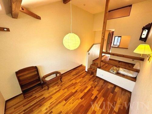 セザンヌ神野新田 2の居間
