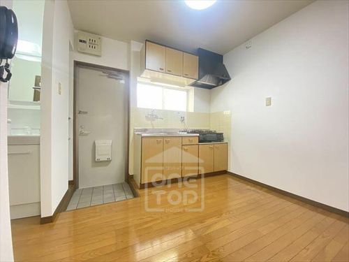 MJハイツ東別府の居間