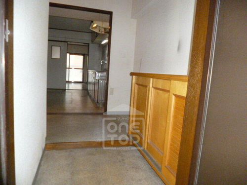 双葉ビルの玄関