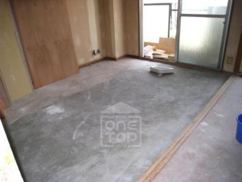 ニュー星見ハイツの居間