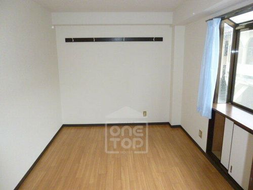 フェニックス正雀の居間