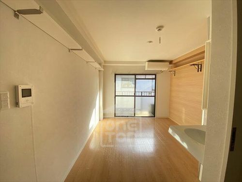 ドゥエルやまの居間