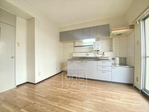 富士マンションの居間