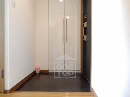 ヴェルデカーサ茨木の玄関