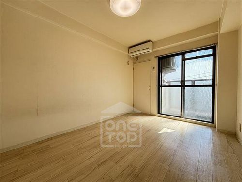 ホワイティ18の内装