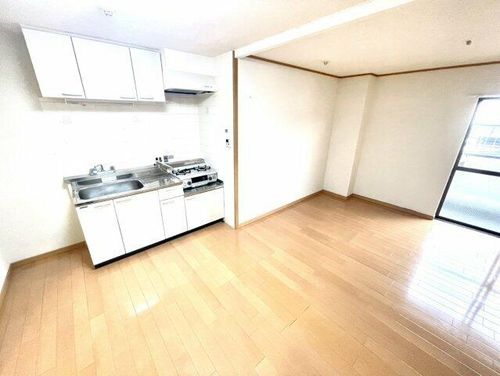 第二セイワビルの居間