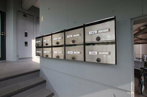 半田マンションの玄関