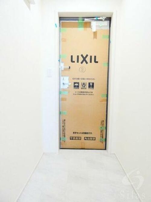 大阪府東大阪市三島1丁目(アパート)の賃貸物件の玄関