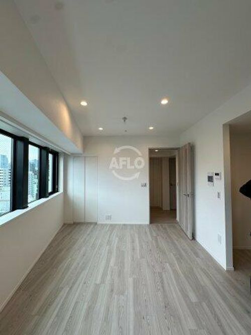 ジオタワー新町の居間