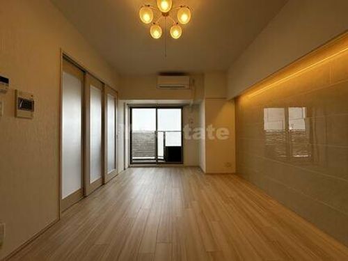 プレジオ長田の居間