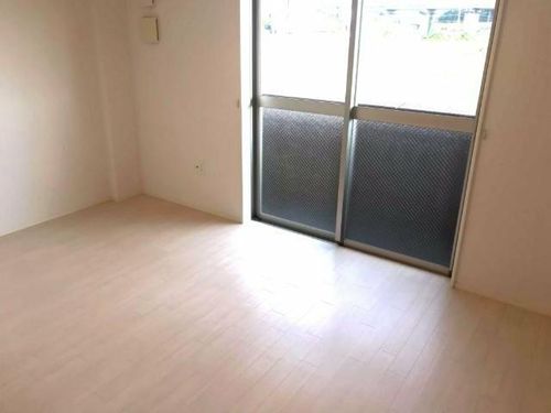 ラルーチェ サンリッチの居間