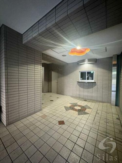 Gloire烏丸五条の玄関