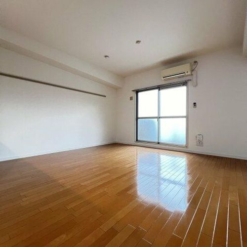 AZALEE UEZONOの居間