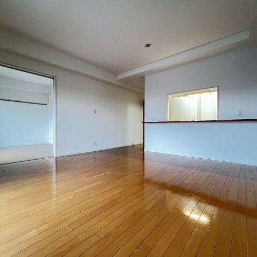 AZALEE UEZONOの居間