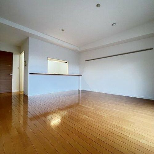 AZALEE UEZONOの居間