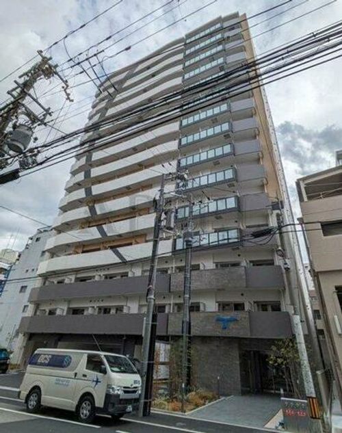 セレニテ本町東リアンの外観