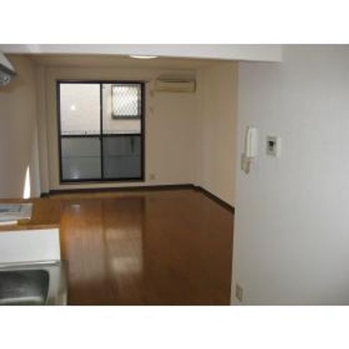 サンポット202の居間