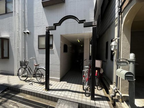 カールハイツ寝屋川2403の玄関