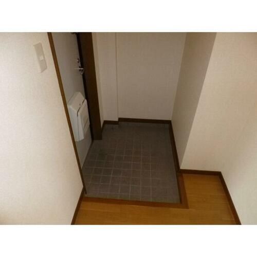 ハイツ桜見台の玄関