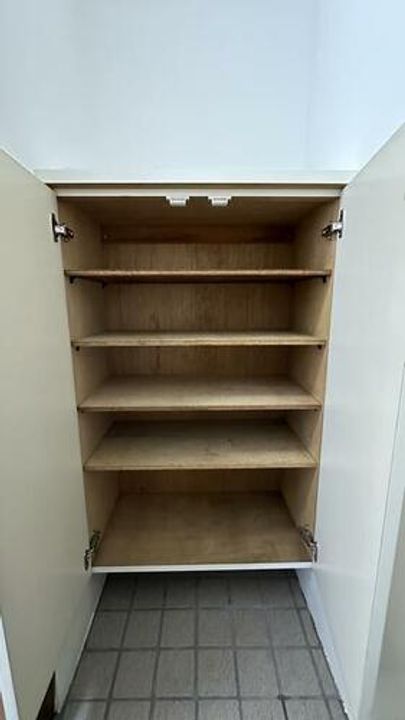 サンシティ千代田B棟607の玄関