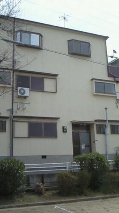 大阪府大東市北条5丁目(テラスハウス)の賃貸物件の外観