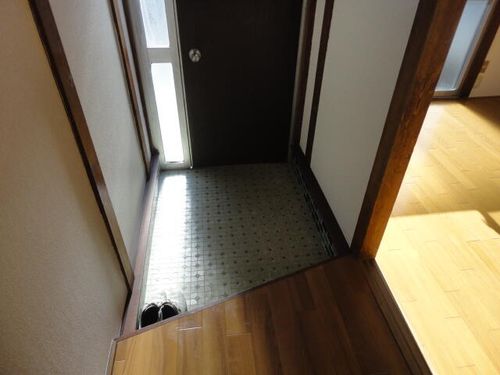 兵庫県姫路市大津区恵美酒町1丁目(一戸建)の賃貸物件1の玄関