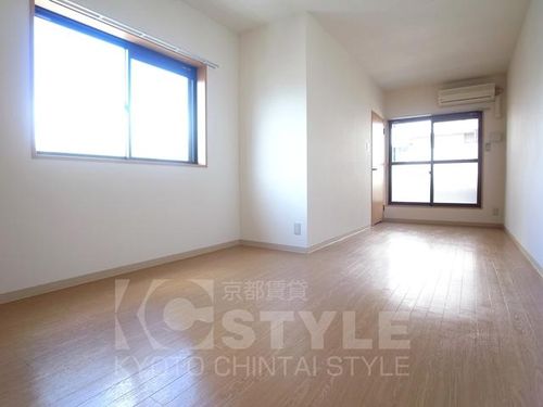 ウエスティ烏丸の内装