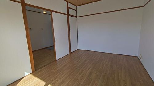 シャルム枝光305の内装