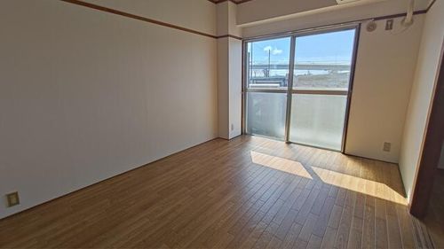 シャルム枝光305の内装