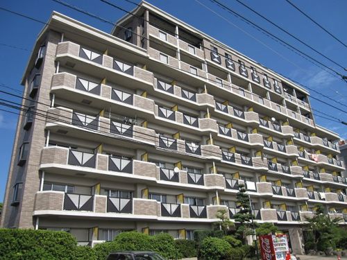 メゾンガーデンプラザの外観