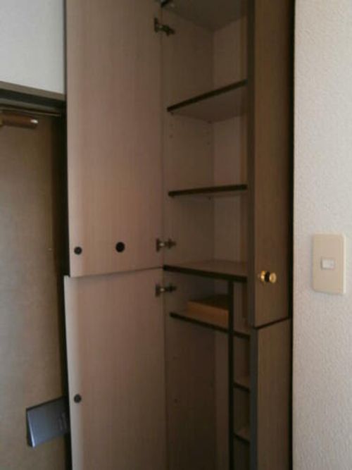 メゾンガーデンプラザの玄関