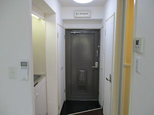 大阪府吹田市日の出町(マンション)の賃貸物件の玄関