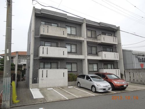 プレイズ・ワン102の外観