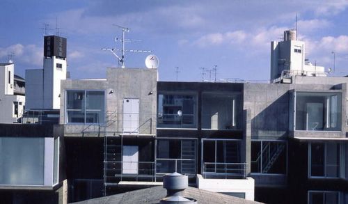 スペースブロック上新庄406の外観