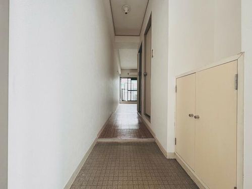 サウスコート204の玄関