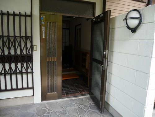 福岡県北九州市小倉南区若園4丁目(一戸建)の賃貸物件の玄関