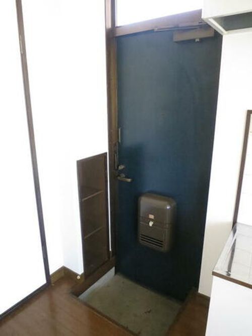 フローラルハイムⅡ106の玄関