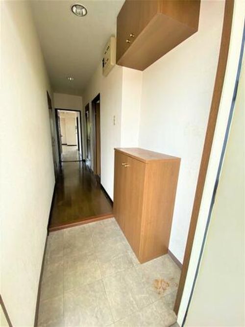 アインツ曽根の玄関