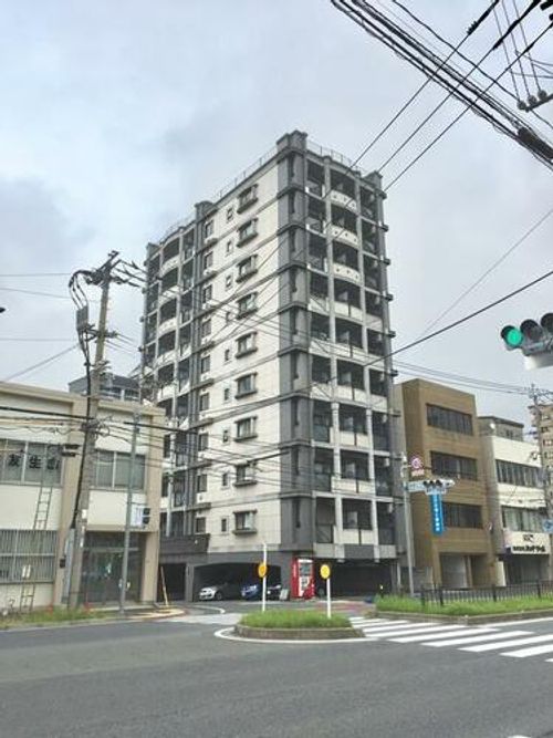 ニューサンリバー10番館の外観
