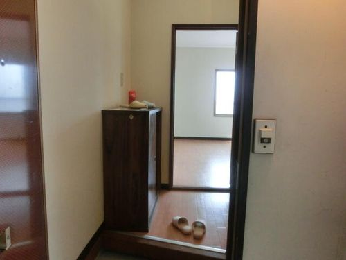 北海道札幌市白石区本通8丁目南(アパート)の賃貸物件の玄関