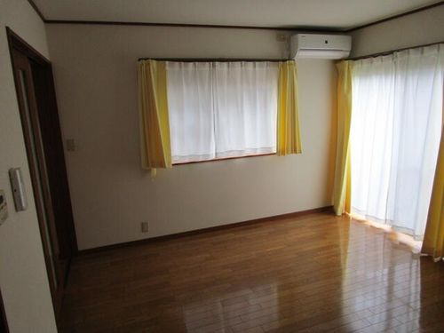 引土ハイツA-1の居間