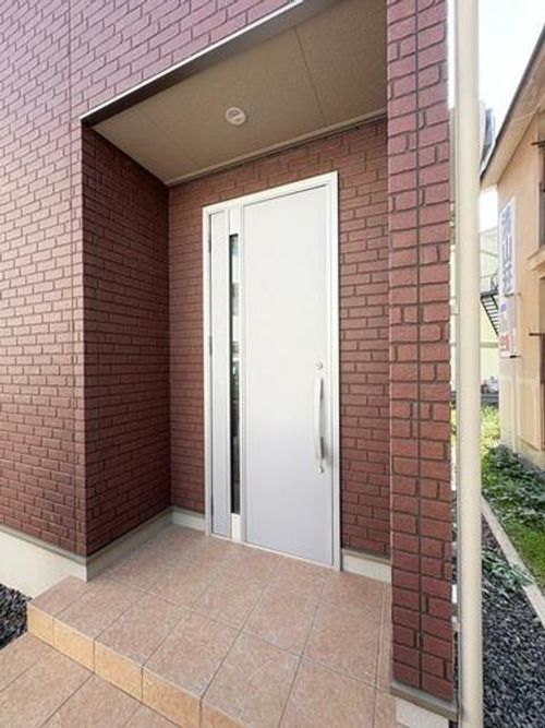 京都府八幡市八幡源氏垣外(一戸建)の賃貸物件の玄関