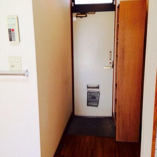 ハイツ奥田102の玄関