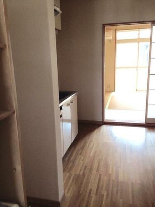 ハイツ奥田102の内装