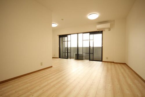 グレース堀田の居間