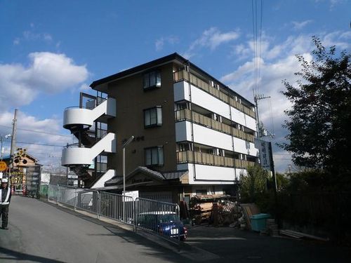 グレース嵯峨の外観
