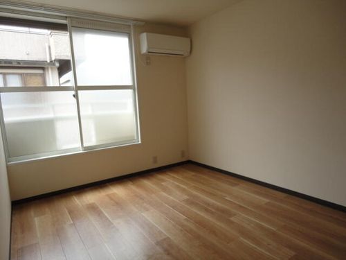 こだまのいえ若松の内装